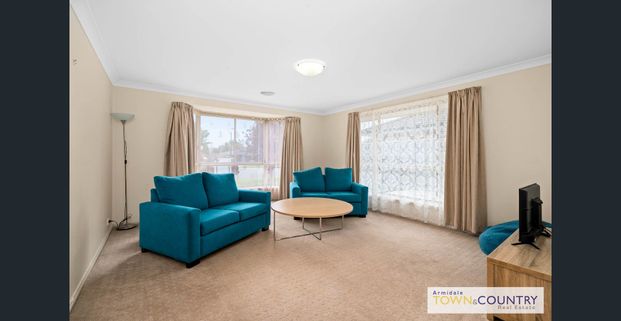 Spacious Family Home for Rent - 8 Rusden Court, Armidale - Photo 1