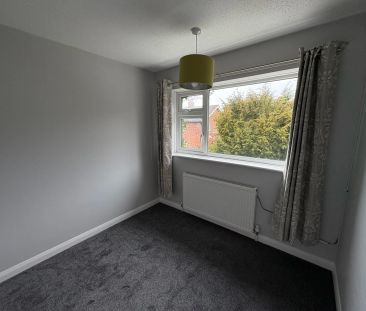 A superb FOUR BEDROOM detached family home occupying a lovely plot ... - Photo 5