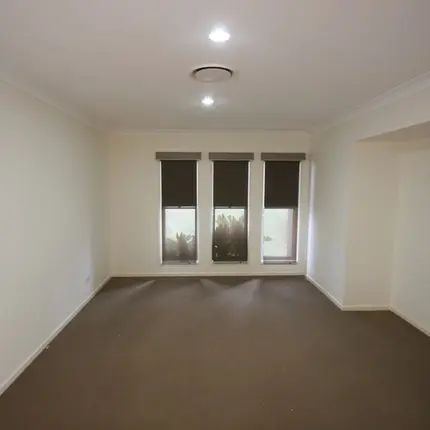 Family Home! - Photo 3