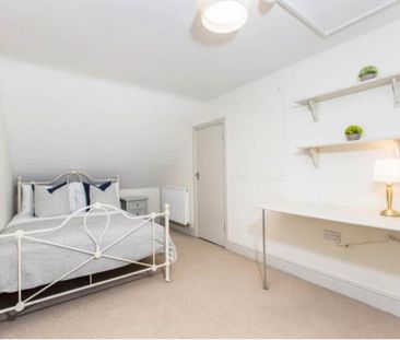 6 bedroom house to rent - Photo 2