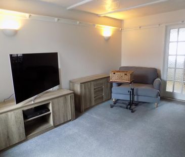 2 bedroom semi-detached house to rent - Photo 4