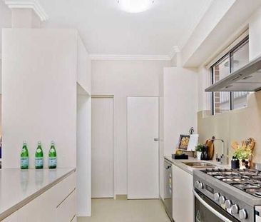 Modern Light Filled Apartment Conveniently Located - Photo 1