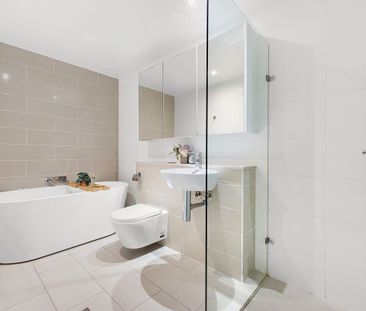 Modern, Bright & Spacious Balcony| Pool & Gym Facilities | Prime Ep... - Photo 6