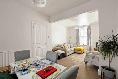 2 bedroom terraced house to rent - Photo 2