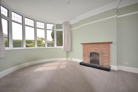 183 Chesterfield Road, Matlock, Derbyshire, DE4 3GA - Photo 2