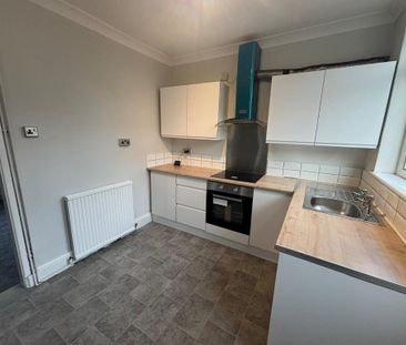 2 bedroom terraced house to rent - Photo 5