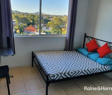 Comfortable Studio Near UNSW & Public Transport - Photo 1