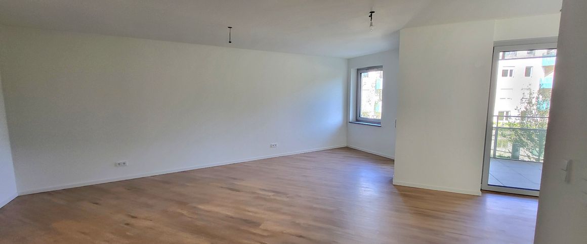 NEUBAU - neugierig? tolle 4-Zimmer Wohnung mit schöner Aussicht im 4. OG mit Bad und Duschbad (Nr. 14) - Photo 1
