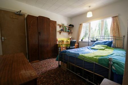 4 bedroom semi-detached house to rent - Photo 2