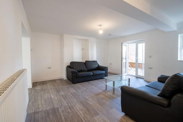 6 bedroom house to rent - Photo 1