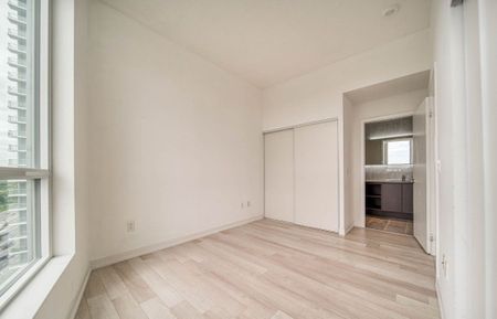 For Lease - 117 McMahon Drive Unit# 2102, Toronto, Ontario - Photo 5