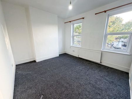 4 bedroom terraced house to rent - Photo 4