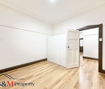Full-Brick Bungalow on a Wide 695sqm Block in a Prime Roseville Loc... - Photo 5