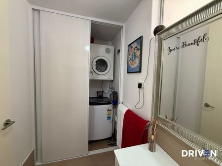 Fully Furnished 2x1 Apartment - Photo 3