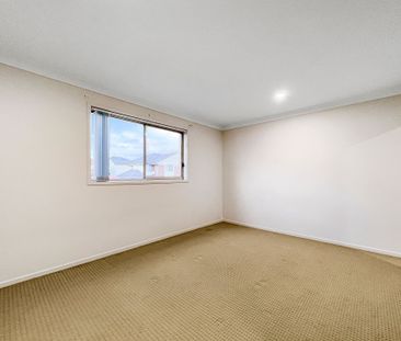 Family Home In The Heart Of Hamlyn Terrace - Photo 4