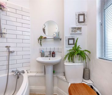 Bedford Hill, London, SW12 - Photo 1