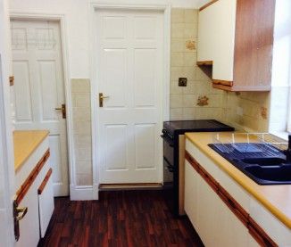 Newly Renovated House, Close to both Leicester and DeMontfort Uni - Photo 3