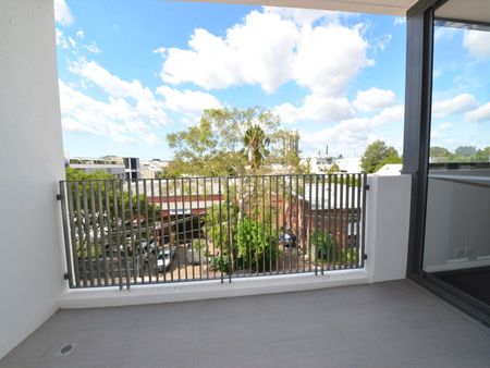 B411/70 Macdonald Street, Erskineville - Photo 5