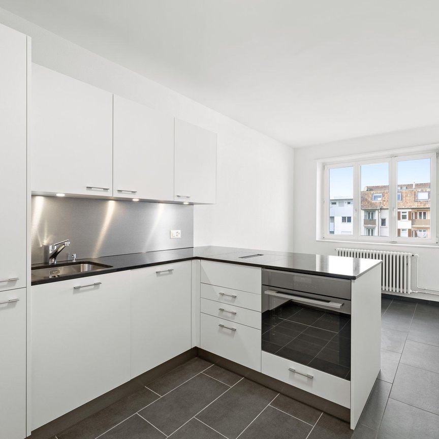 Helle 2.5 Zimmerwohnung im 1. OG - Photo 1