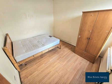 Townsend Road, Southall, UB1 - Photo 3