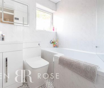 3 bedroom semi-detached house to rent - Photo 4