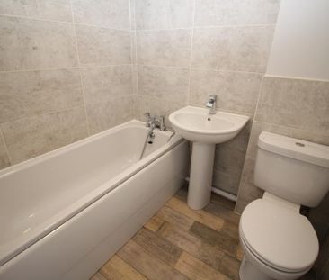 2 bedroom terraced house to rent - Photo 3