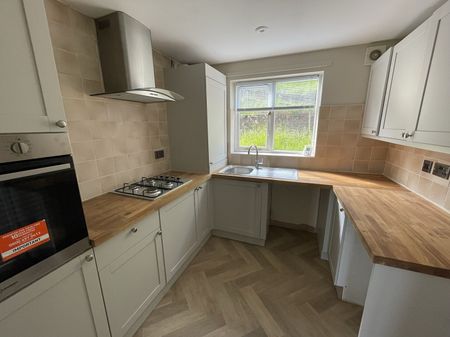 112 Holmley Lane, S18 - Photo 5