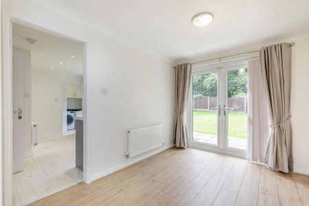 3 bedroom detached house to rent - Photo 2