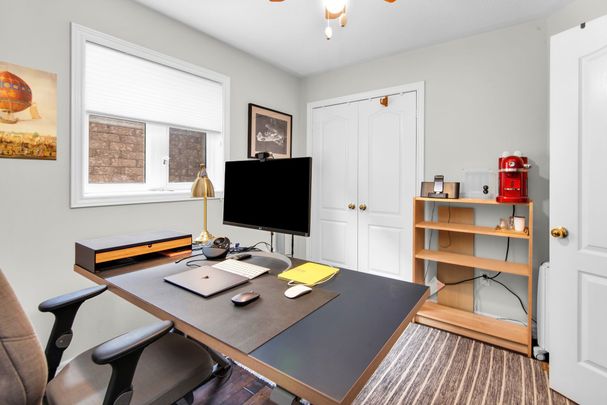 For Lease - 1148 Woodington Lane, Oakville, Ontario - Photo 1