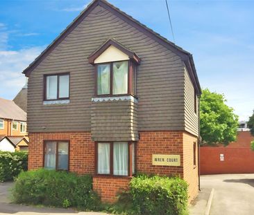 Runnemede Road, Egham, Surrey, TW20 9DQ - Photo 6