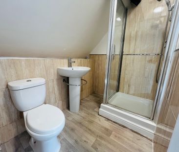 Highcroft Road - Photo 2