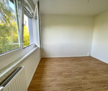 Zeitlos schön – moderne 2-Raumwohnung mit Einbauküche - Photo 1