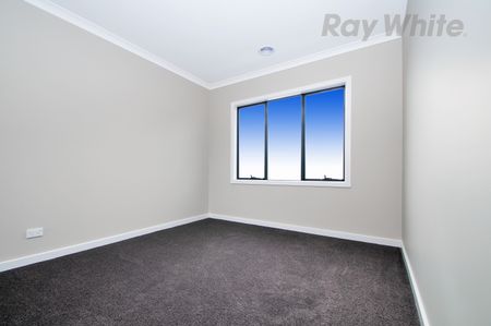 Three bedroom townhouse within walking distance to Main Street - Photo 5