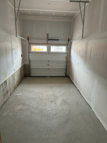 Three bedroom for rent in Thorold - Photo 4