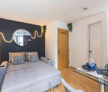 Studio to rent - Photo 3