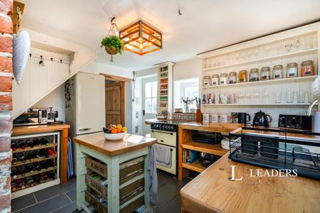 3 bedroom semi-detached house to rent - Photo 5