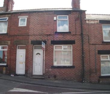 3 bed Terraced - To Let - Photo 3