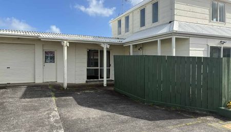 Low maintenance townhouse - Photo 4
