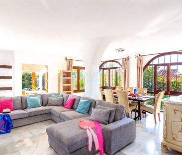 Villa for rent in El Rosario, Marbella East - Photo 5