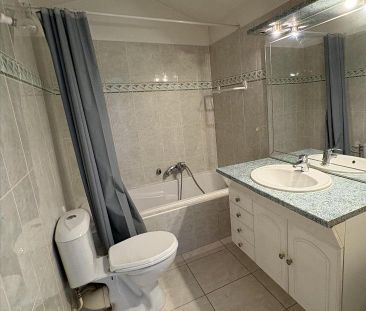 Location Appartement 3 pièces 73m² DRAGUIGNAN 83300 - Photo 3