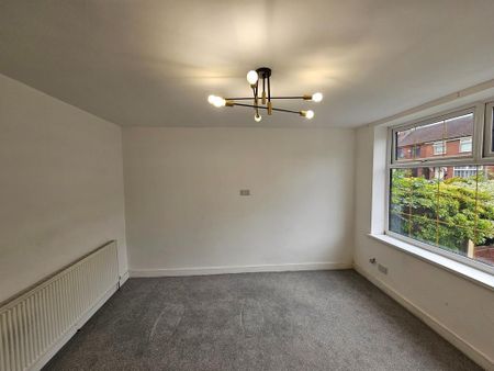 4 bedroom semi-detached house to rent - Photo 2
