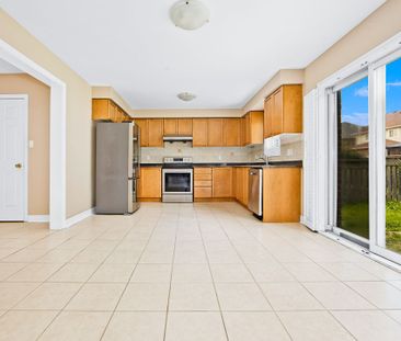 For Lease - 47 Ball Crescent, Whitby, Ontario - Photo 4