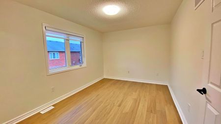 For Lease - 439 Cavanagh Lane, Milton, Ontario - Photo 5