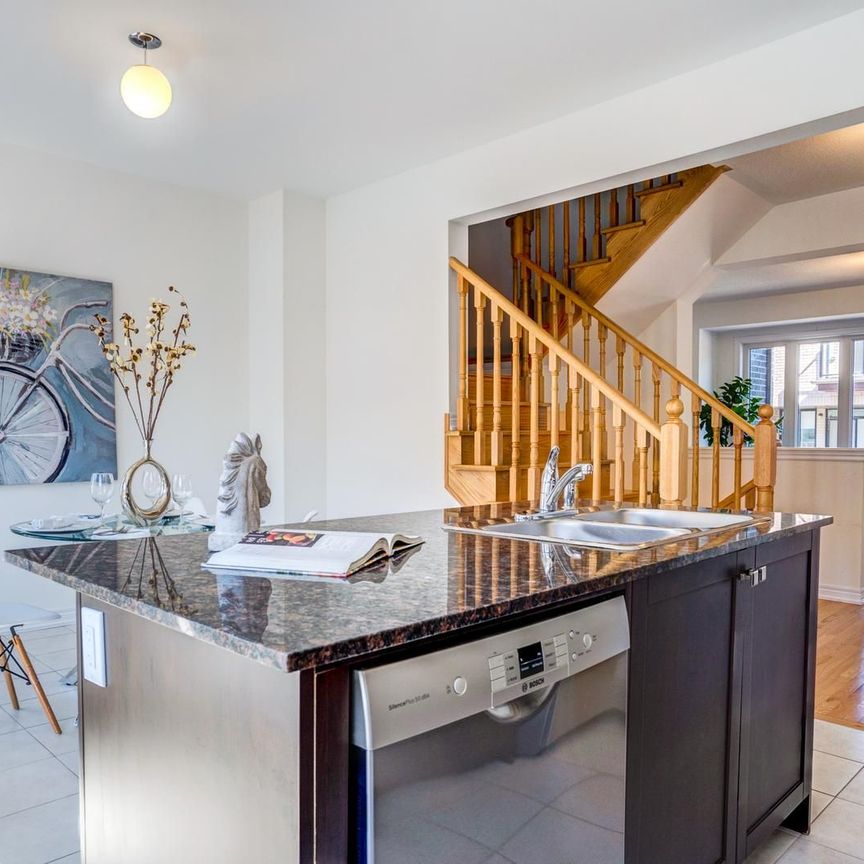 For Lease - 41 Steamboat Way, Whitby, Ontario - Photo 1