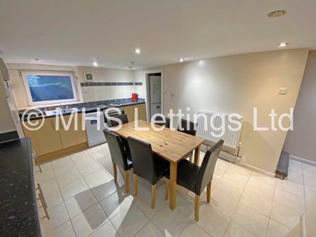 5 Bedroom Mid Terraced House for rent in Mayville Terrace - Photo 3