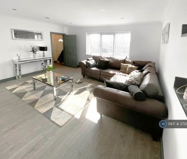 1 bedroom in a house share to rent - Photo 3