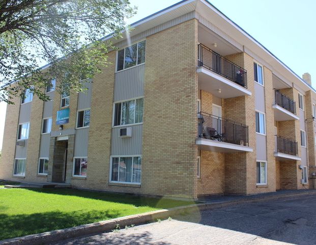 Ret 4120 | 4120 Retallack Street, Regina - Photo 1