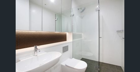 One-bedroom available in Burwood - Photo 3
