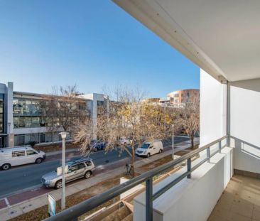 Tri- Level Three Bedroom Townhouse - Photo 2