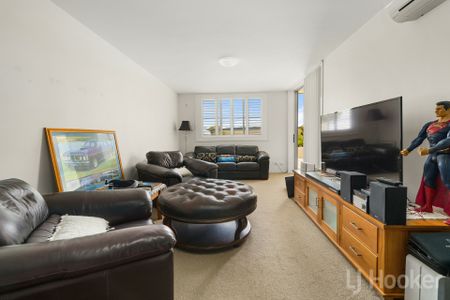 Modern One Bedroom Apartment - Photo 3